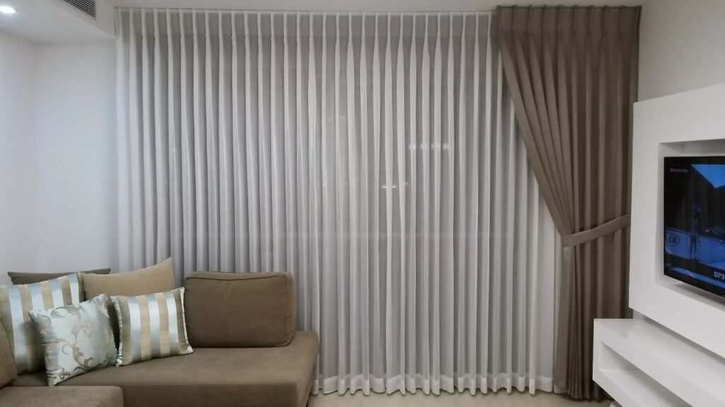 Modern apartment curtain design